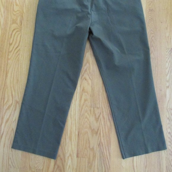 DOCKERS PREMIUM MEN'S SIZE 36 X 30 TROUSER OLIVE GREEN RELAXED FIT PANTS SLACKS - Picture 10 of 16